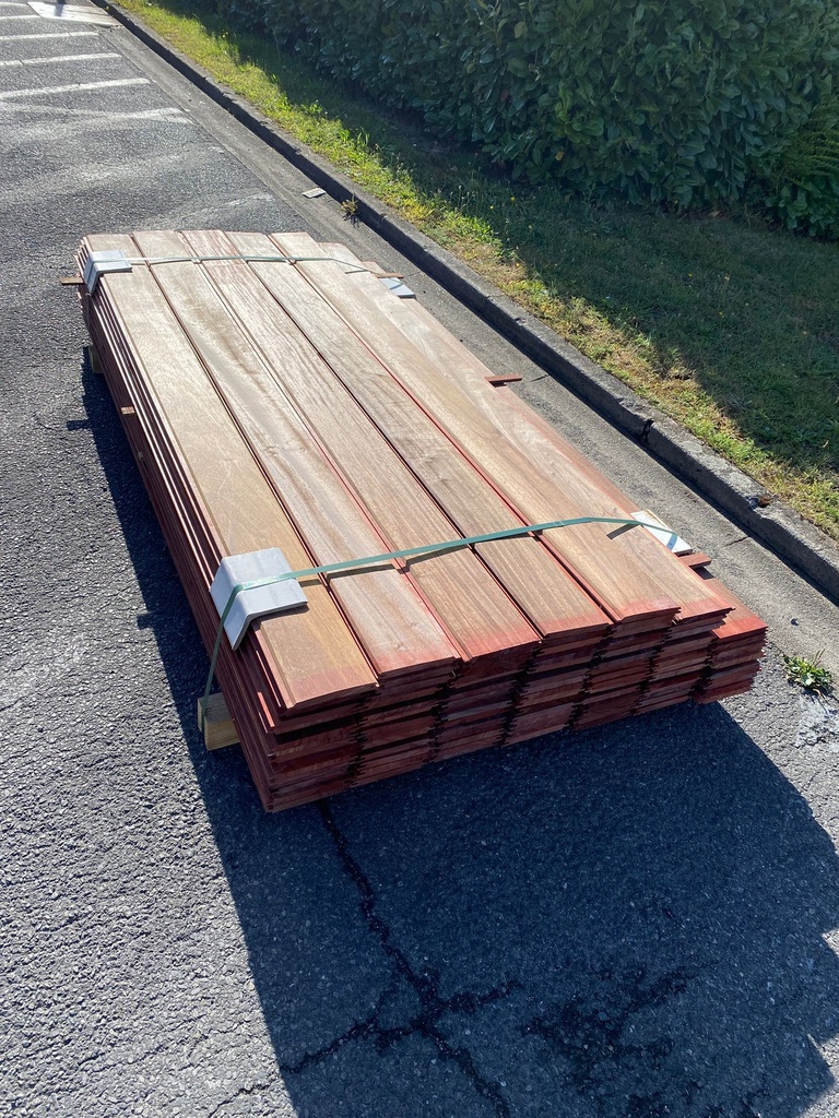 Partij Padouk planchetten (licht verkleurd) - 98 stuks 15x130x2000mm
